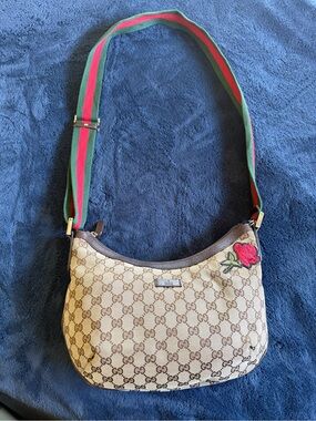 Gucci Beige GG collectible sherry line Shoulder/crossbody with Red Rose Patches.